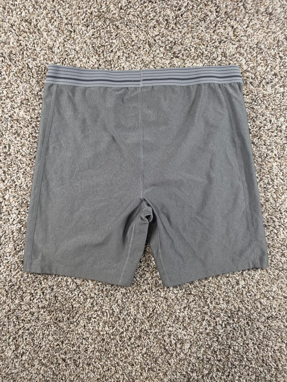 Under Armour Mens Sz XL Compression Athletic Shorts Gray